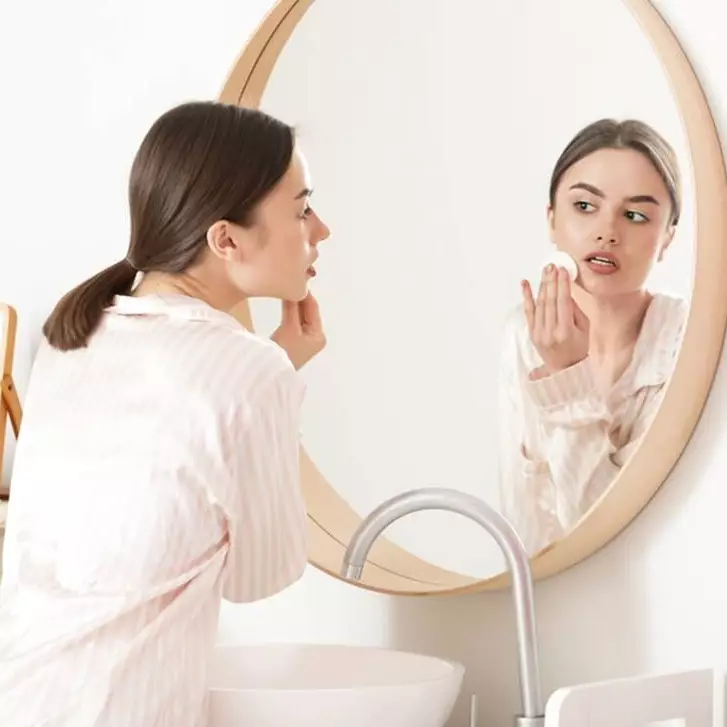 Jangan cuma air mawar, ini cara mengecilkan pori-pori agar tak tersumbat pakai 1 sumber protein