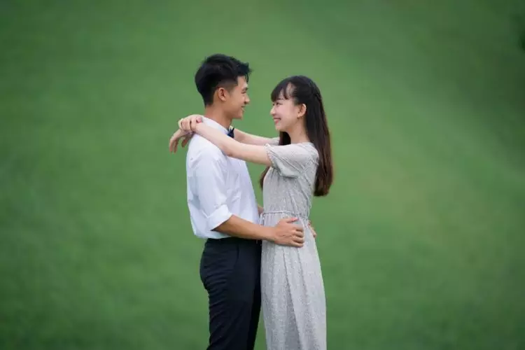 100 Kata-kata bucin bahasa Inggris terbaru 2025 dan artinya, bikin relationship goals