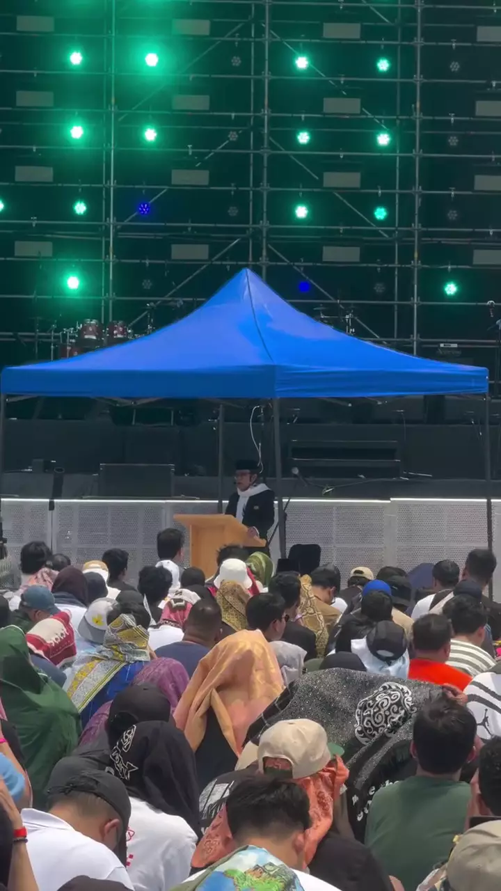 Rhoma Irama jadi khatib solat Jumat di Pestapora © 2025 brilio.net