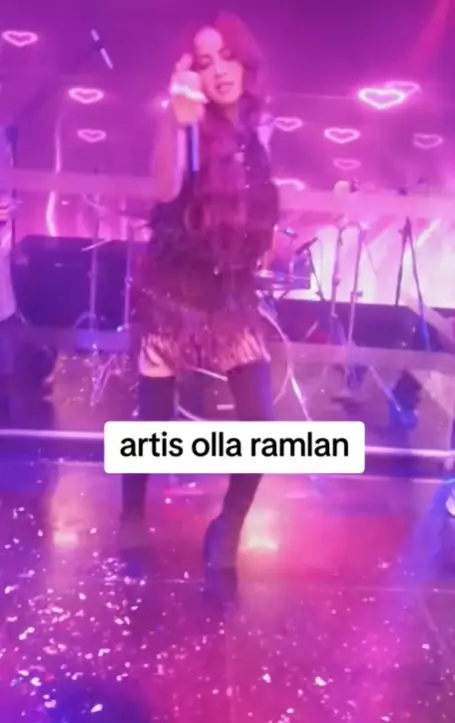 lepas hijab Olla Ramlan jadi DJ © berbagai sumber