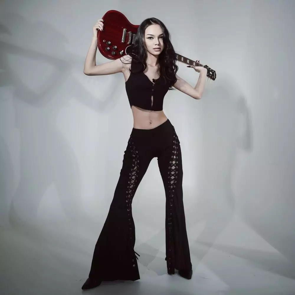 Shabina Mecca putri bungsu Sarita © 2025 berbagai sumber