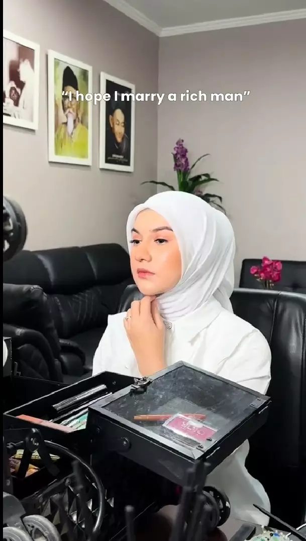 Irish Bella unggah konten soal impiannya menikahIrish Bella unggah konten soal impiannya menikah © TikTok Irish Bella unggah konten soal impiannya menikahIrish Bella unggah konten soal impiannya menikah © TikTok