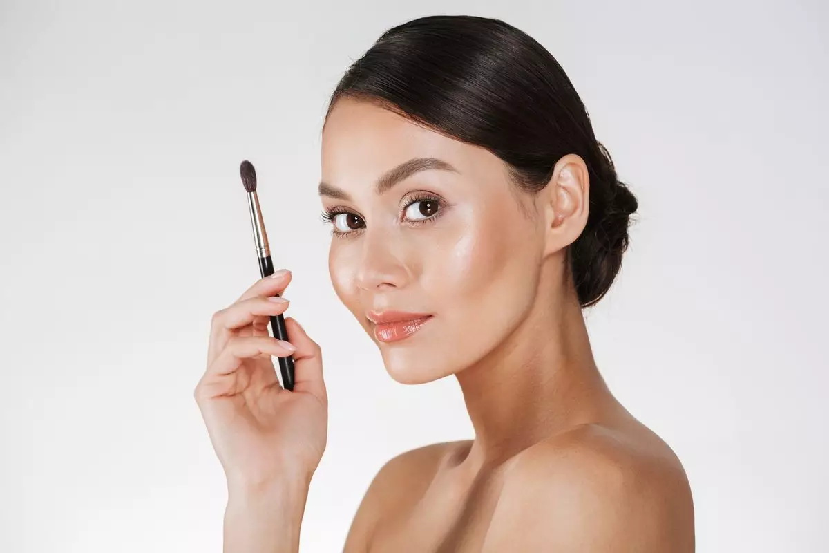 10 Makeup skincare untuk tampil flawless tanpa foundation di bawah Rp 200 ribu aman dipakai seharian