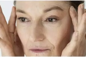 Cara pudarkan kerutan dan garis halus pakai 2 jenis bahan pemanis, jadi nggak perlu beli skincare