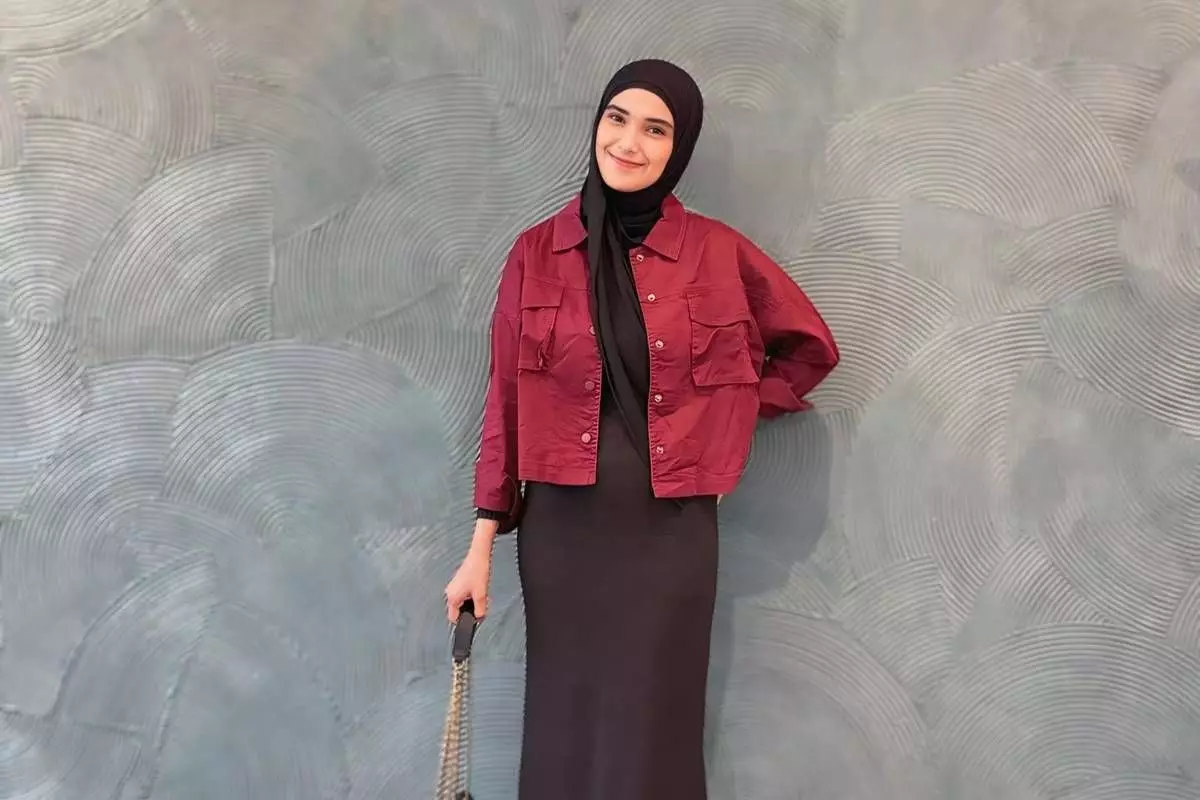 Wajah cantiknya nggak pernah berubah, intip 8 potret Nadya Mustika saat sekolah, gaya SMA manglingi