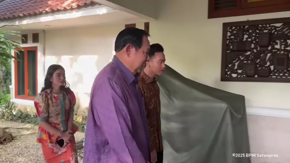 Gibran dan Selvi Ananda ke rumah SBY © YouTube Gibran dan Selvi Ananda ke rumah SBY © YouTube