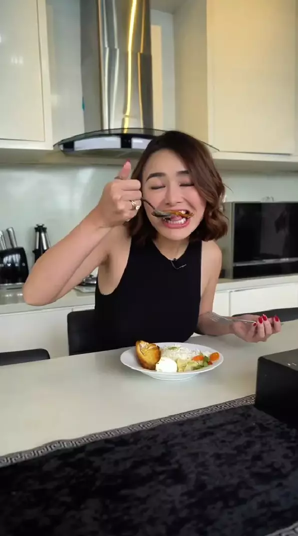 Amanda Manopo dipuji kian body goals © TikTok