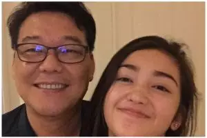 Jarang terekspos, begini 8 potret Ranty Maria bareng ayah berdarah Korea