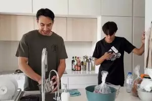  3 Anak Darius Sinathrya menimba ilmu di Portugal, huni apartemen minimalis di Braga, ini 10 potretnya