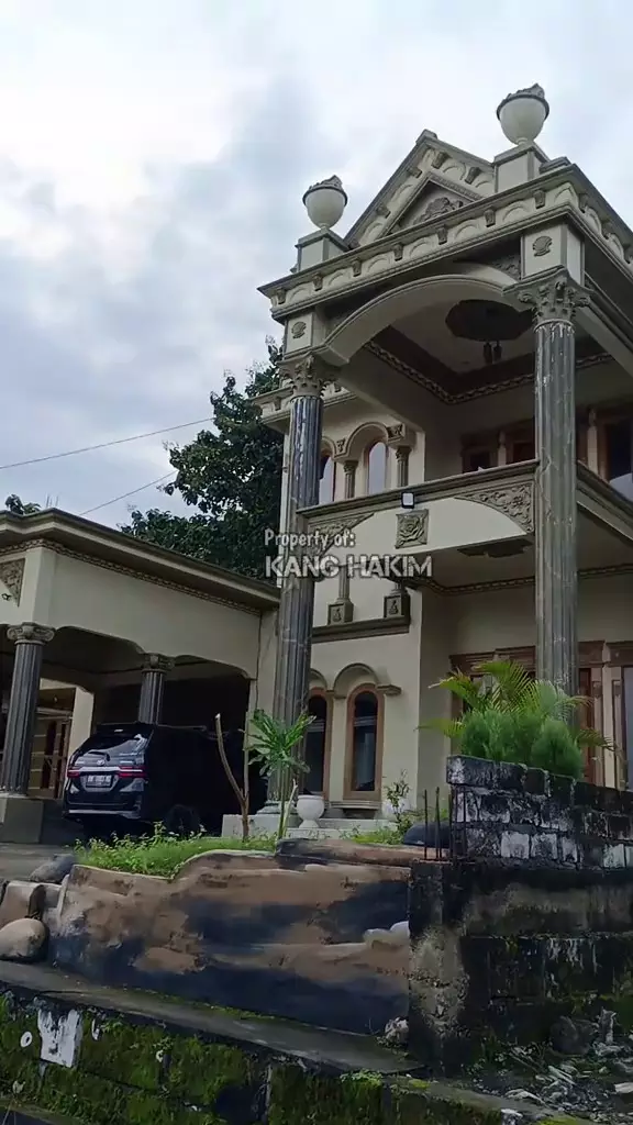 Dusun pengusaha lele Lamongan rumahnya mewah © 2025 TikTok Dusun pengusaha lele Lamongan rumahnya mewah © 2025 TikTok