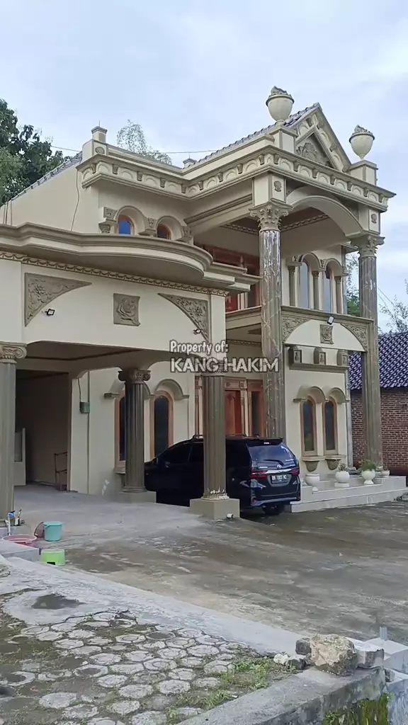 Dusun pengusaha lele Lamongan rumahnya mewah © 2025 TikTok Dusun pengusaha lele Lamongan rumahnya mewah © 2025 TikTok