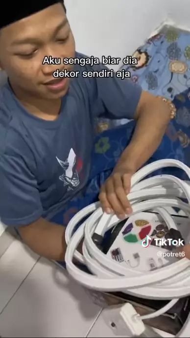 kamar usai didekorasi kayak alam kubur © TikTok kamar usai didekorasi kayak alam kubur © TikTok