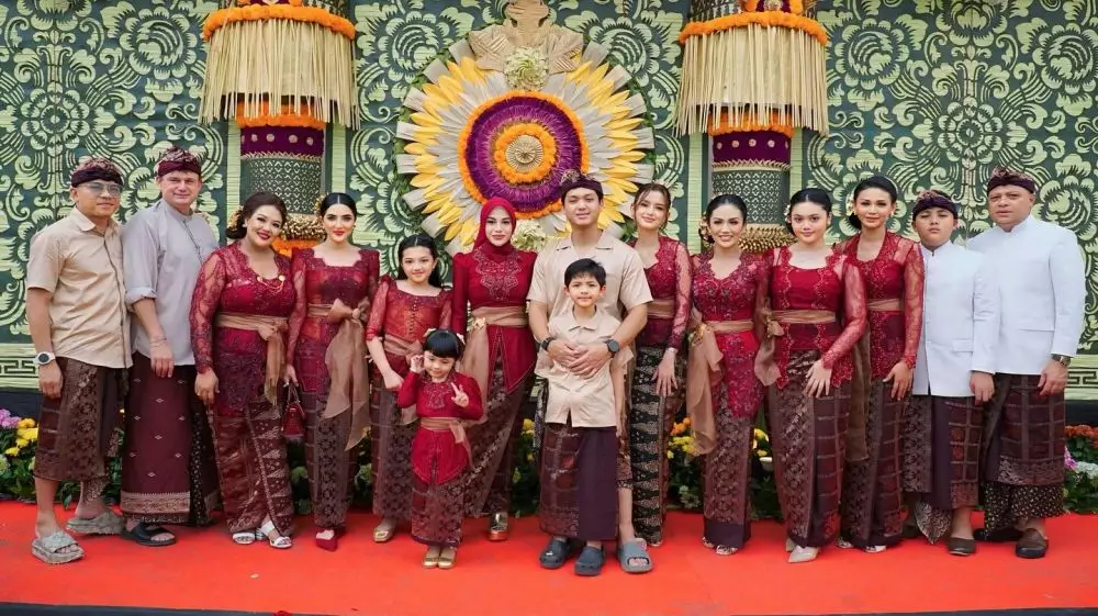 Potret keluarga Anang dan Krisdayanti © 2025 berbagai sumber Potret keluarga Anang dan Krisdayanti © 2025 berbagai sumber