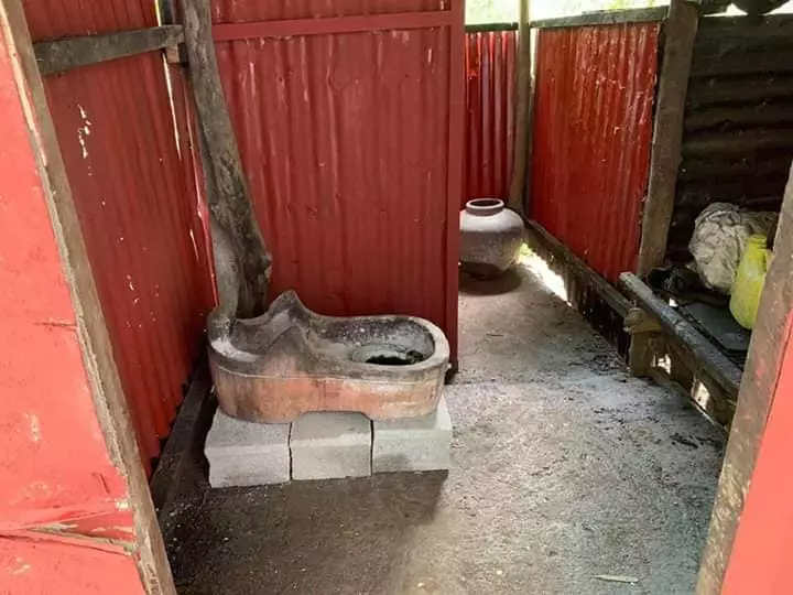 gubuk reyot seng direnovasi jadi apik © Facebook/Emylia Dahlans