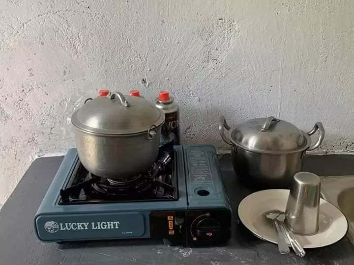 gubuk reyot seng direnovasi jadi apik © Facebook/Emylia Dahlans