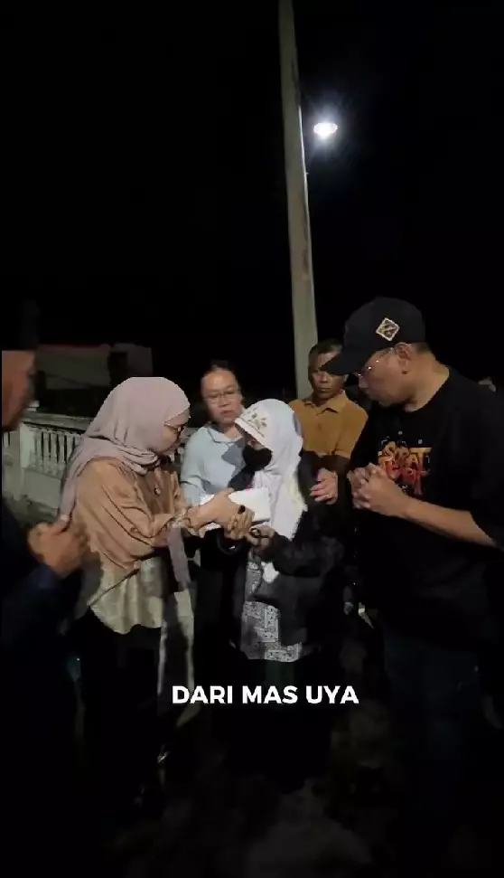 Uya Kuya bantu jenazah TKI Hong Kong © Instagram Uya Kuya bantu jenazah TKI Hong Kong © Instagram