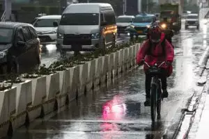 Musim hujan 2025/2026 diprediksi datang lebih awal, ini alasannya