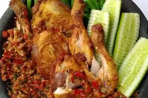 9 Resep ayam pedas terbaru 2025, rasanya nampol membangkitkan selera makanmu