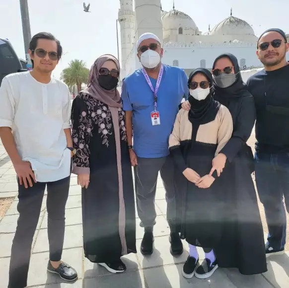 Rano Karno dan dua anak angkatnya © Instagram