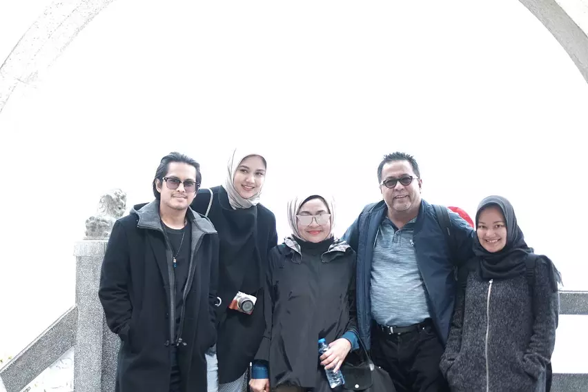 Rano Karno dan dua anak angkatnya © Instagram