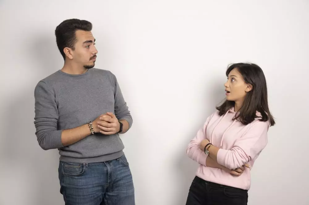 100 Kata-kata gombalan maut kimia, kesan keren intelektual terpancar © 2025 brilio.net