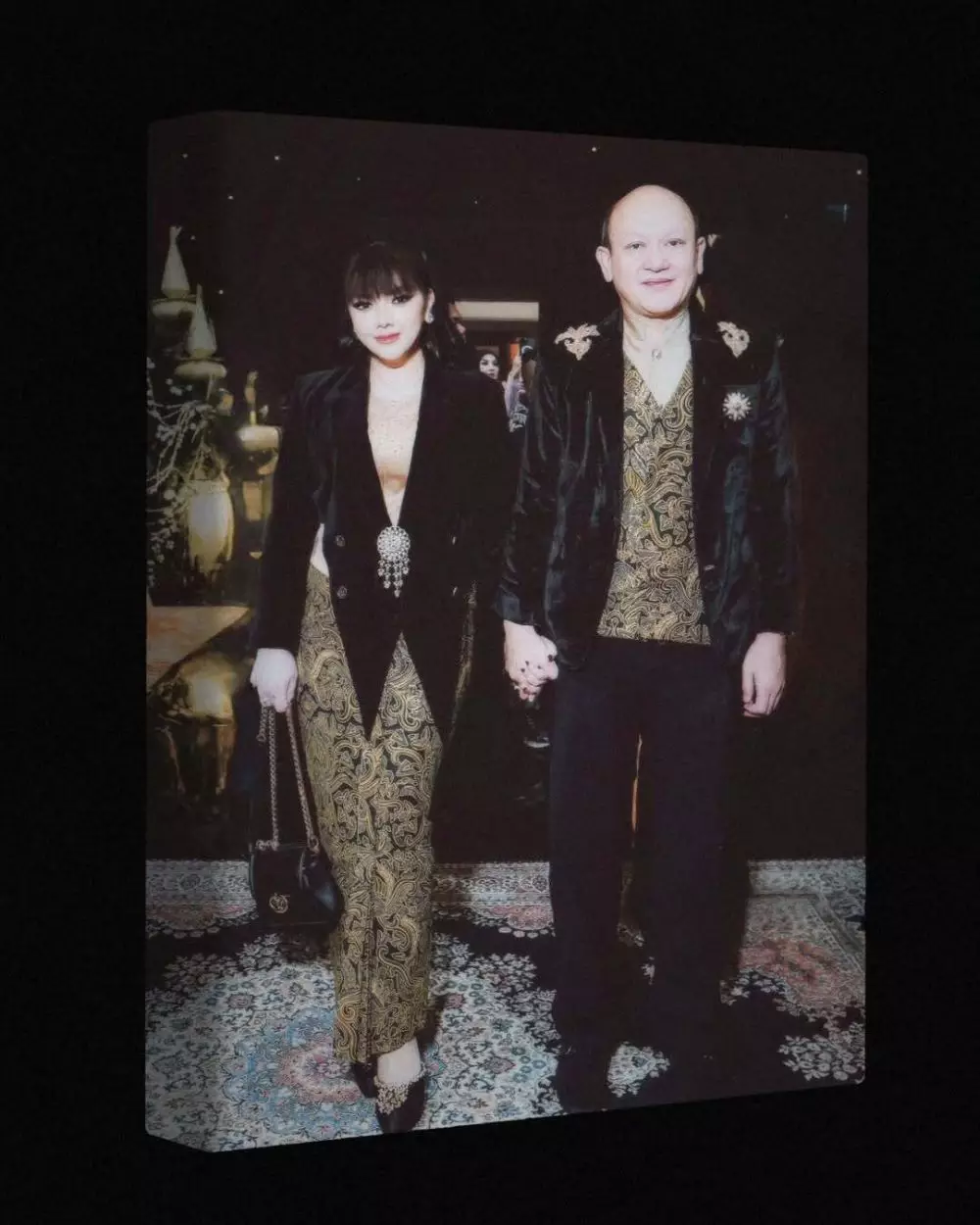 Potret terbaru Ari Sigit dan anak ketujuh di usia 54 © 2025 Instagram