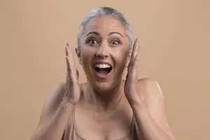 10 Serum mengatasi wajah kendur di usia 50 tahun harga di bawah Rp 100 ribu