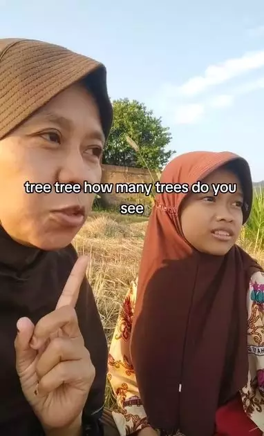 aksen keren bahasa inggris ibu-ibu Berbagai sumber