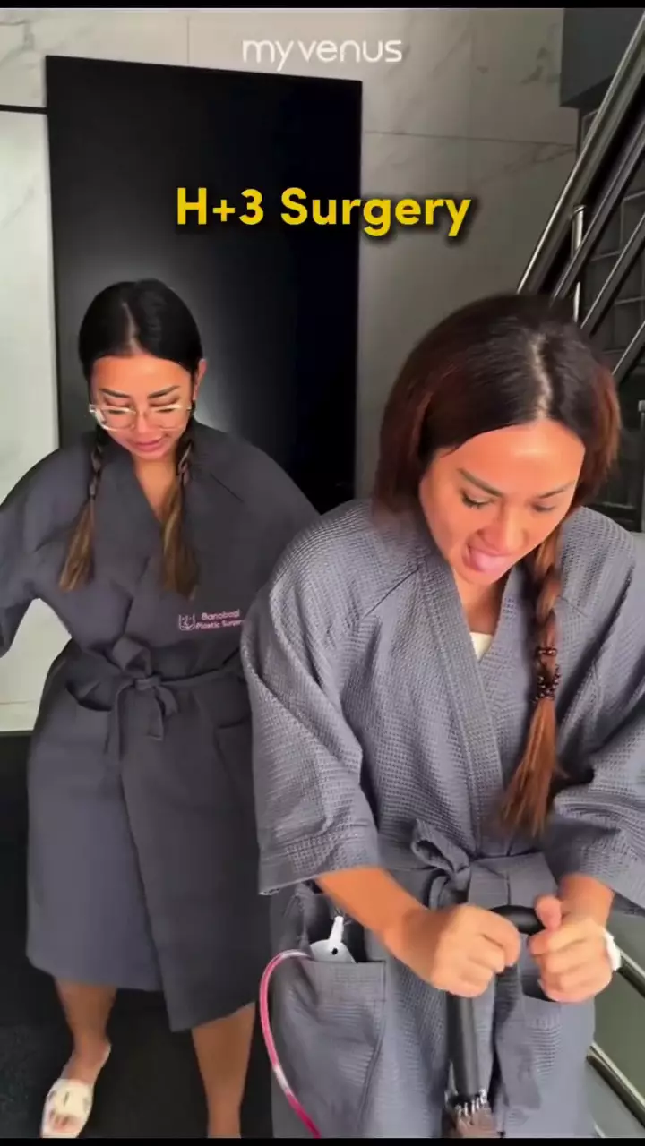 Tengku Dewi operasi percantik tubuh di Korea © 2025 brilio.net Tengku Dewi operasi percantik tubuh di Korea © 2025 brilio.net