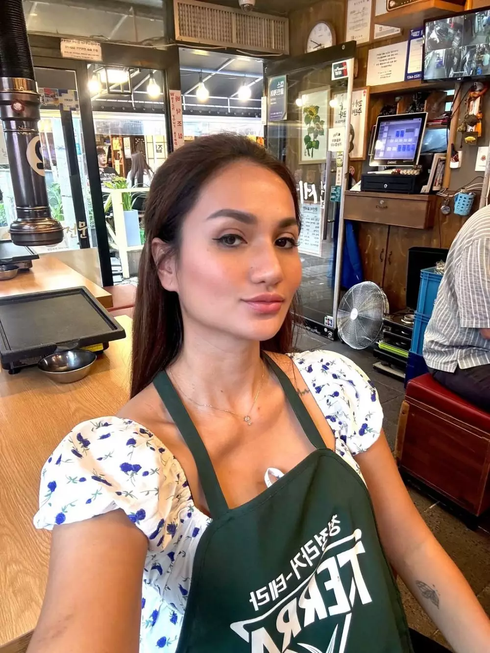 Tengku Dewi operasi percantik tubuh di Korea © 2025 brilio.net Tengku Dewi operasi percantik tubuh di Korea © 2025 brilio.net