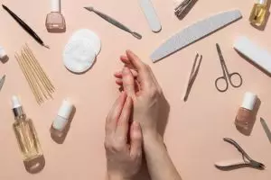 8 Trik ampuh bikin kuku rapuh lebih kuat, pakai bahan simpel dari lemon sampai aloe vera