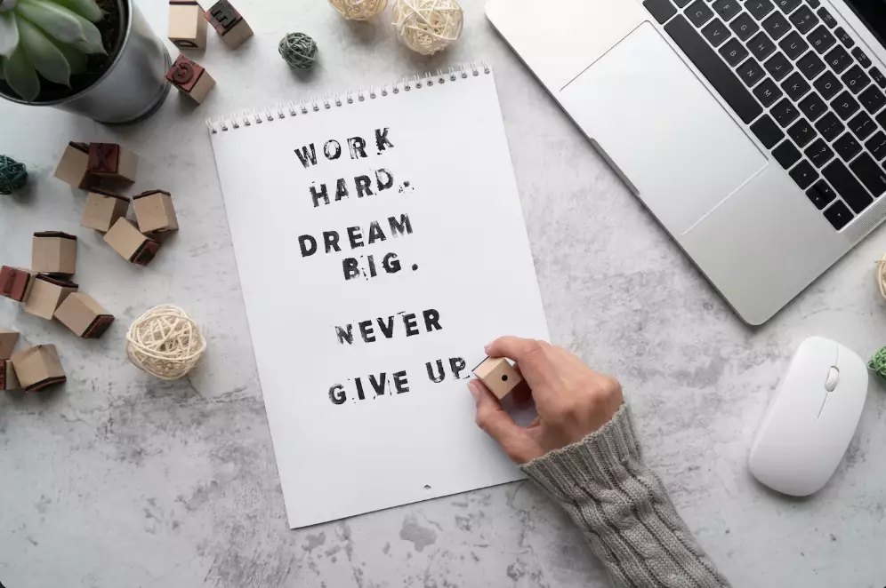 kata-kata motivasi kerja keras biar sukses © 2025 freepik.com