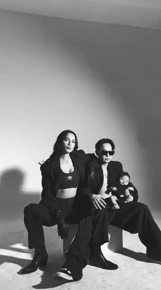 Pemotretan terbaru Erika Carlina bareng DJ Bravy © Instagram Pemotretan terbaru Erika Carlina bareng DJ Bravy © Instagram