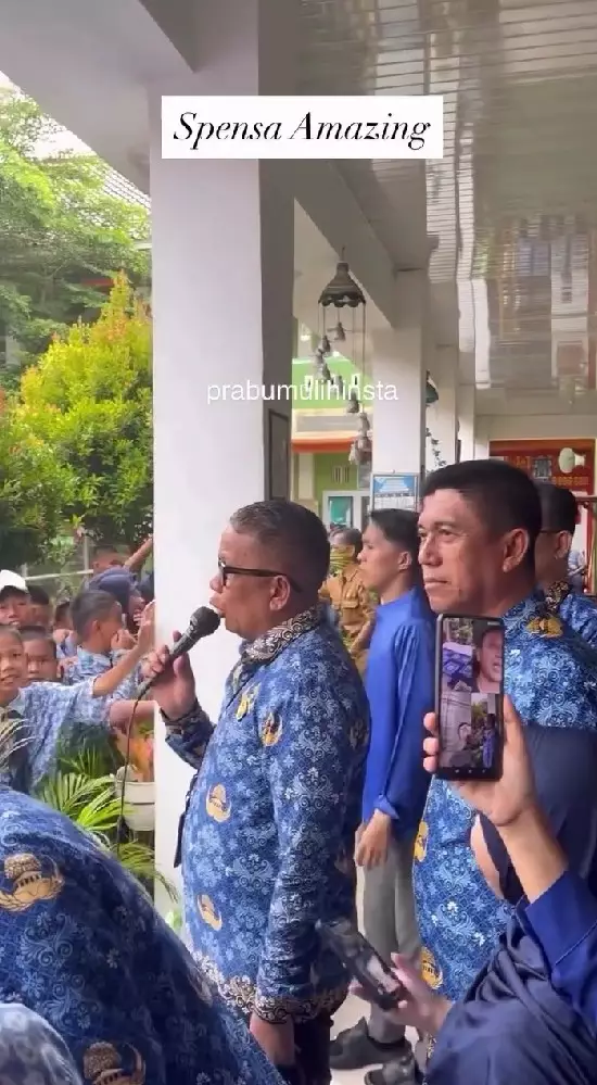 kepsek Prabumulih kembali ke sekolah © Instagram kepsek Prabumulih kembali ke sekolah © Instagram