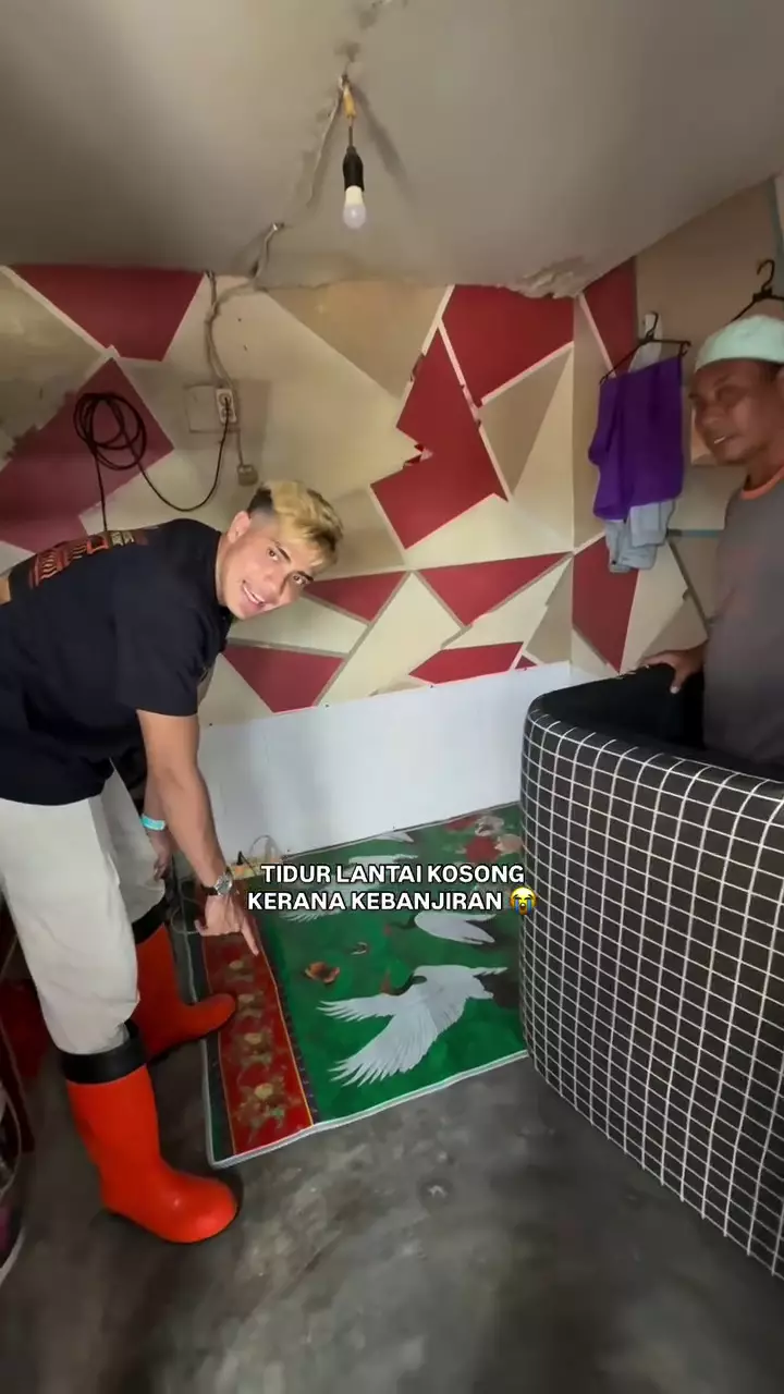 Aisar Khaled bagi-bagi bantuan bencana di Bali © 2025 Instagram