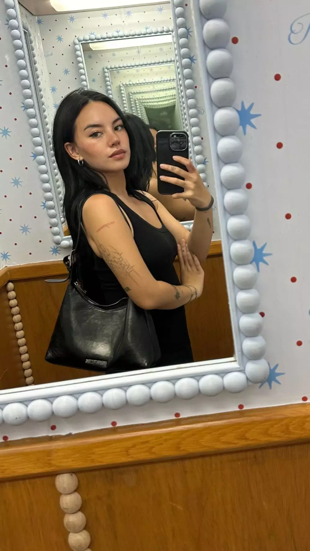 Potret Shafa Harris usai oplas hidung lagi © 2025 Instagram Potret Shafa Harris usai oplas hidung lagi © 2025 Instagram