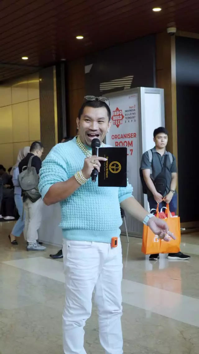 Mongol Stres  terpuruk kehilangan uang Rp53 miliar © 2025 brilio.net Mongol Stres  terpuruk kehilangan uang Rp53 miliar © 2025 brilio.net