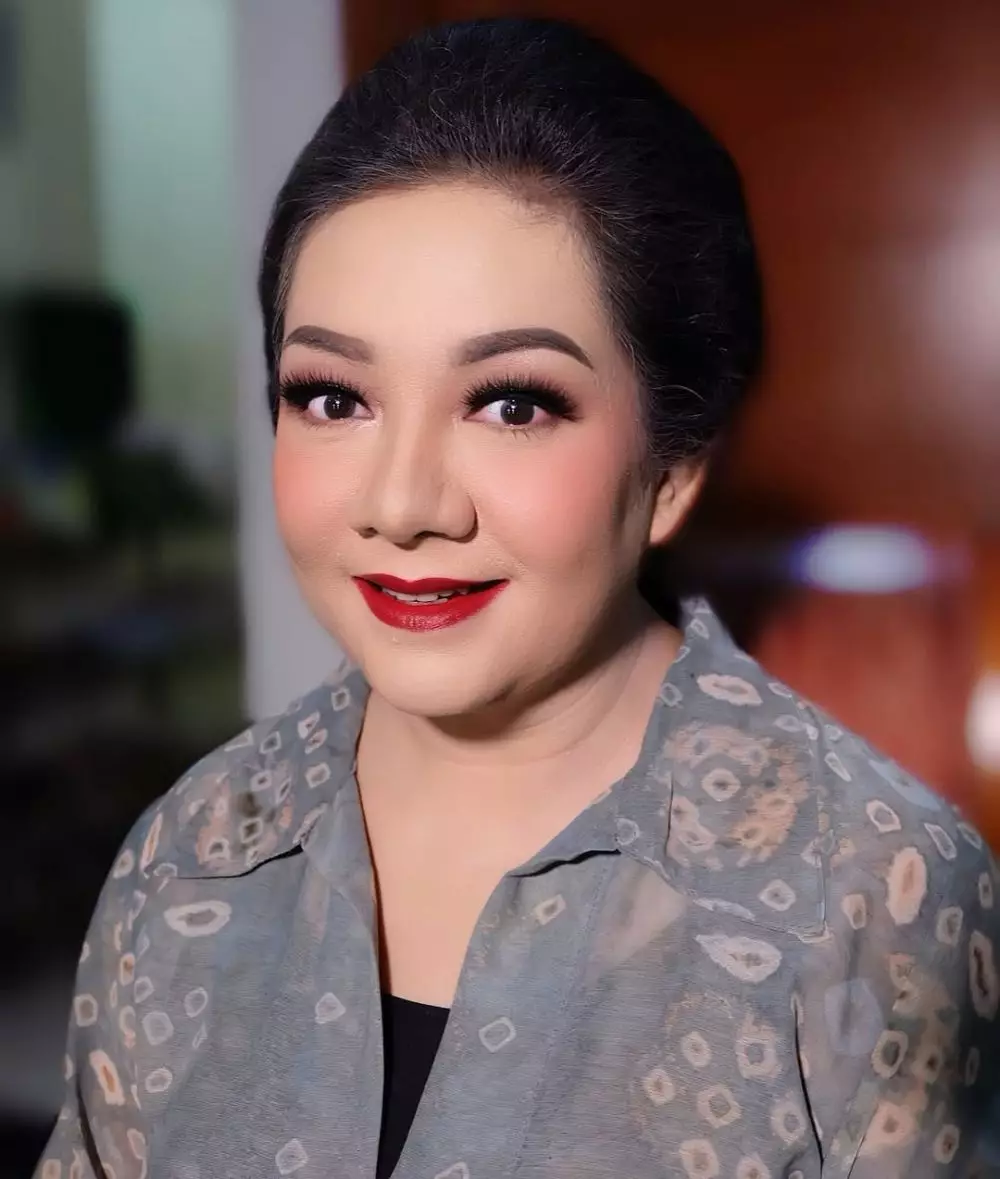 Novita Wibowo artis lawas ternyata keponakan SBY © 2025 brilio.net Novita Wibowo artis lawas ternyata keponakan SBY © 2025 brilio.net