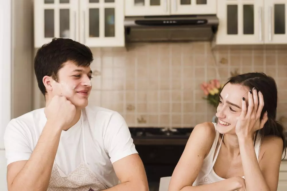 100 Kata-kata gombalan maut muji cantik, indahnya seperti rembulan © 2025 brilio.net 100 Kata-kata gombalan maut muji cantik, indahnya seperti rembulan © 2025 brilio.net