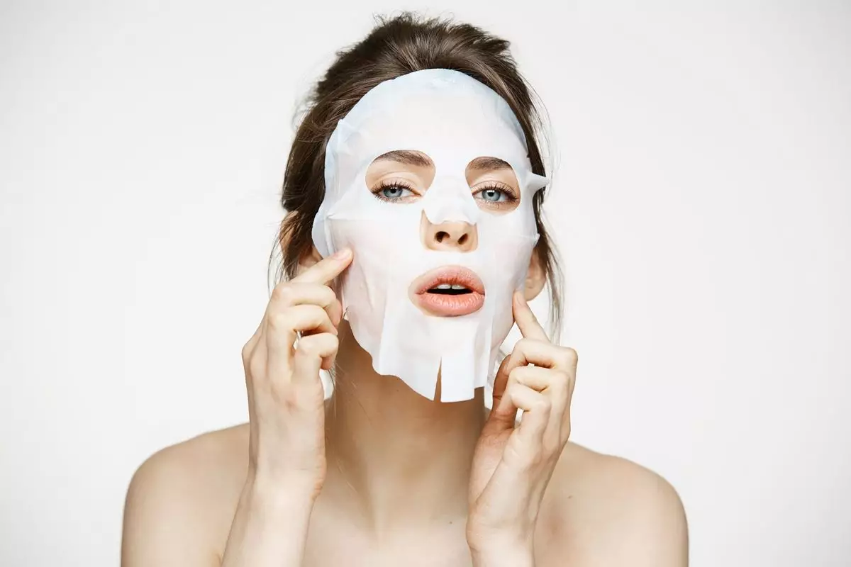 10 Masker untuk melembapkan sekaligus mencerahkan wajah harga di bawah Rp 100 ribu