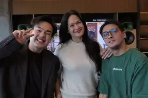 Terpaut 12 tahun juga beda ayah, 12 potret Ricky Harun & Jeje Soekarno ini bukti brother goals sejati