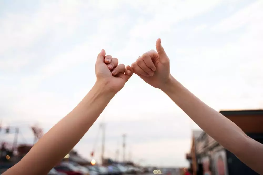 Kata-kata bijak tentang sahabat terbaik 2025 © 2025 berbagai sumber Kata-kata bijak tentang sahabat terbaik 2025 © 2025 berbagai sumber