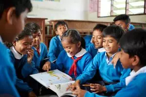 50 Pantun tentang belajar yang lucu, bijak, dan memotivasi anak sekolah