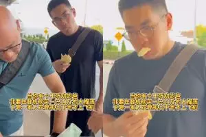 Kisah nyata traveler habiskan 5,5kg durian cuma setengah jam sebelum penerbangan, enegnya tembus layar