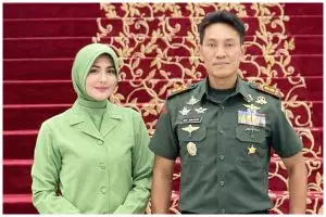Memukau pakai hijab, begini 6 gaya cantik Juliana Moechtar istri TNI saat main padel