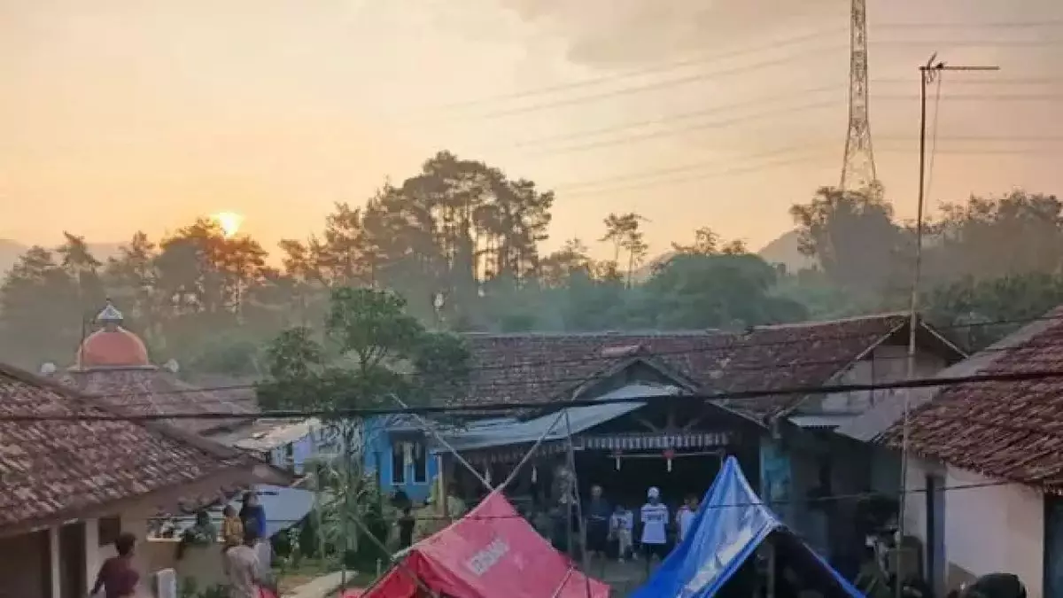 Gempa susulan guncang Bogor dan Sukabumi, warga resah dan pilih mengungsi di tenda darurat