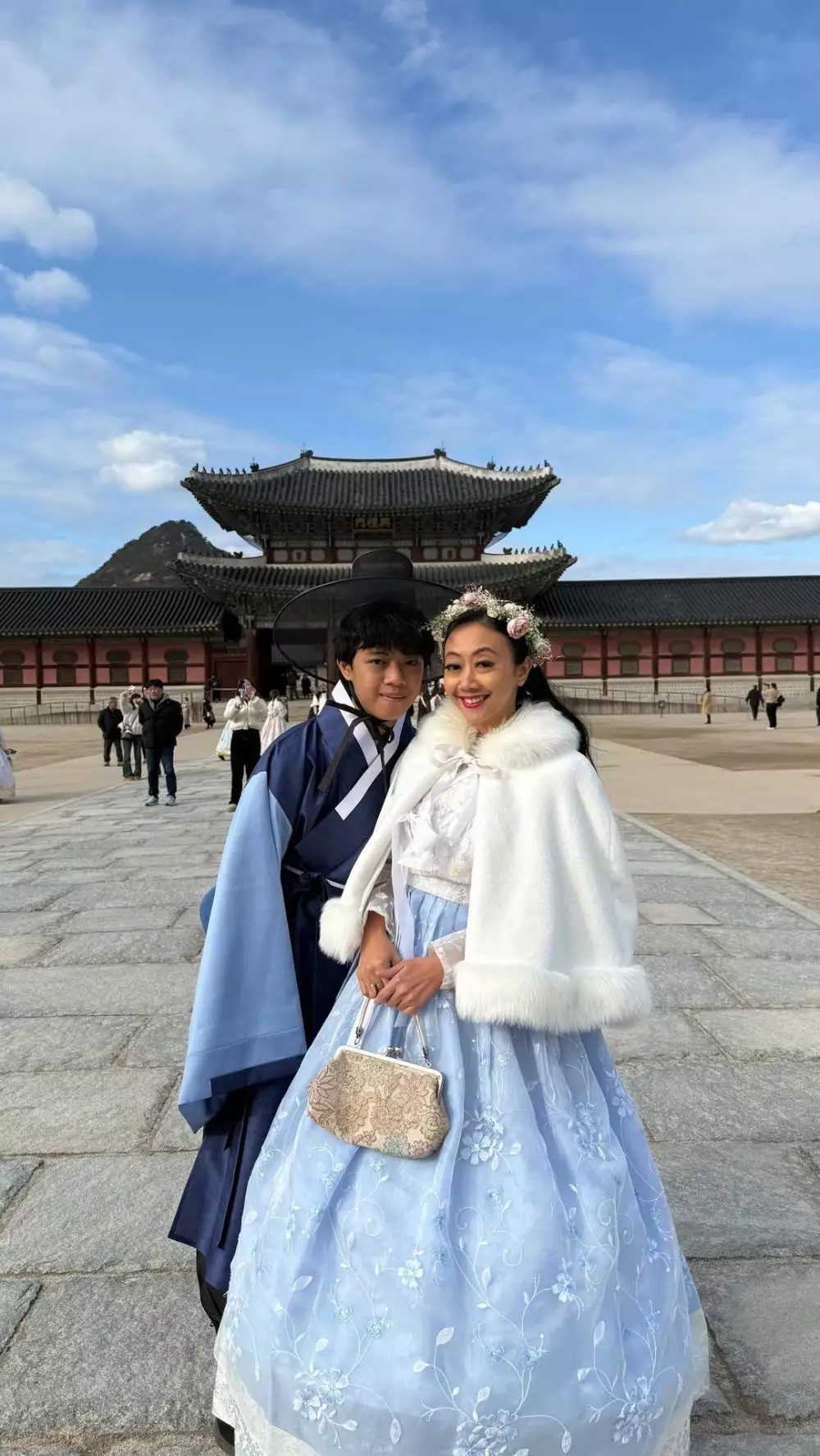 Asri Welas ngaku didekati banyak pria © 2025 Instagram Asri Welas ngaku didekati banyak pria © 2025 Instagram