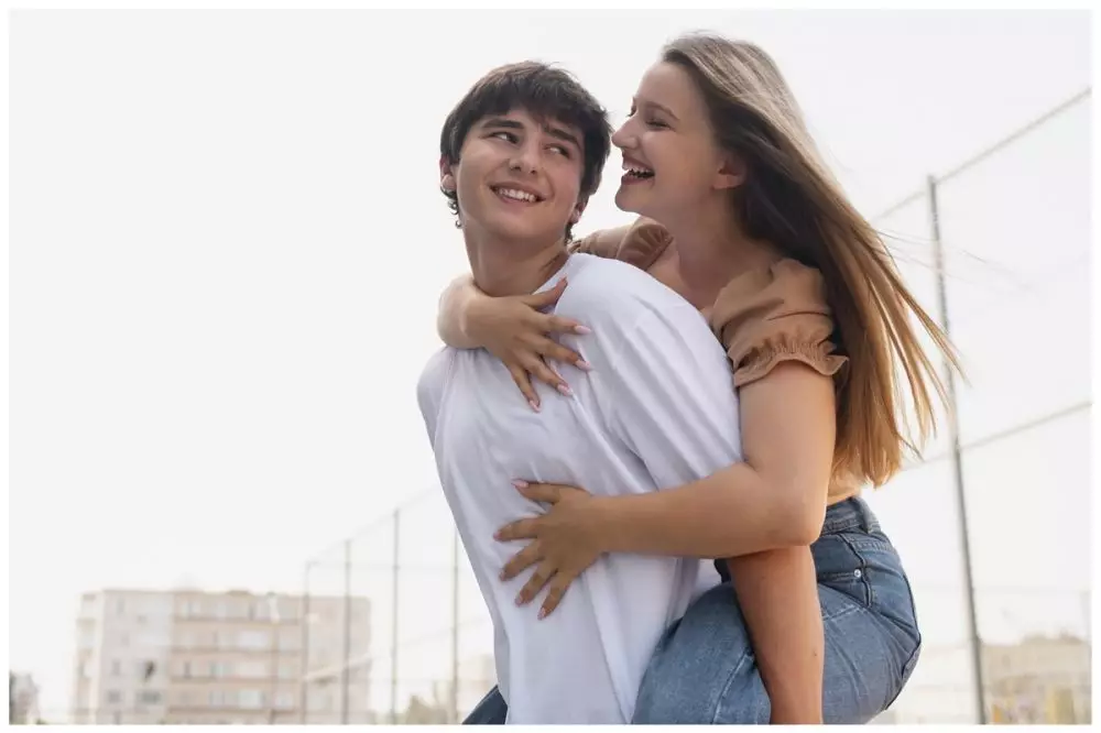 100 Kata-kata gombalan maut gamon, manisnya memang susah dilupakan © 2025 brilio.net 100 Kata-kata gombalan maut gamon, manisnya memang susah dilupakan © 2025 brilio.net