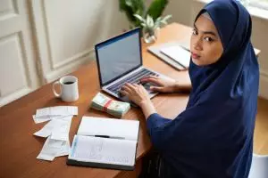 5 Cara mengatur keuangan rumah tangga dengan gaji Rp3 juta, tanpa stres dan tetap bisa nabung