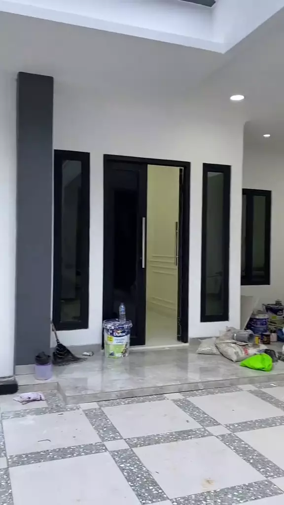 3 tahun ngonten rumah kayu jadi hunian gedong © 2025 TikTok